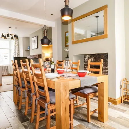 Holiday home Dovestones